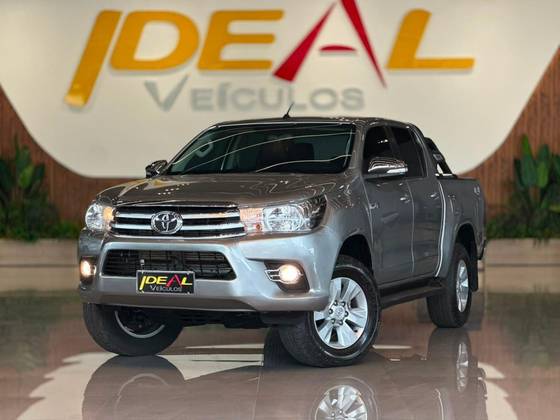 TOYOTA HILUX 2.8 SRV 4X4 CD 16V DIESEL 4P AUTOMÁTICO TOYOTA HILUX 2.8 SRV 4X4 CD 16V DIESEL 4P AUTOMÁTICO